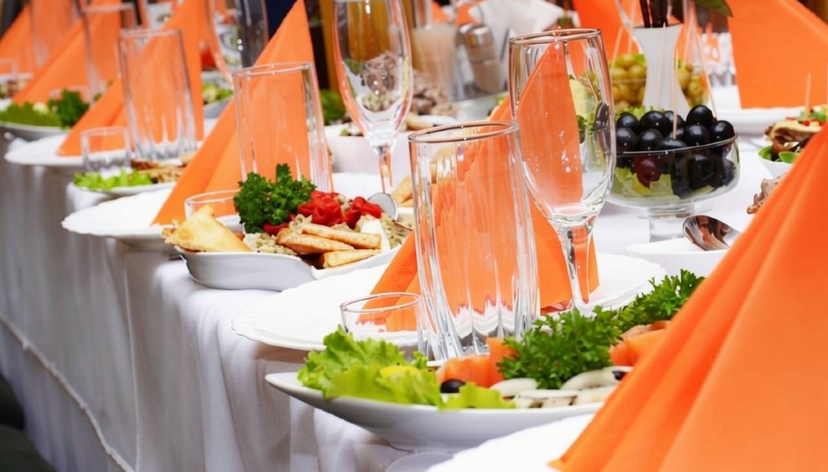 Elegant wedding reception table setting